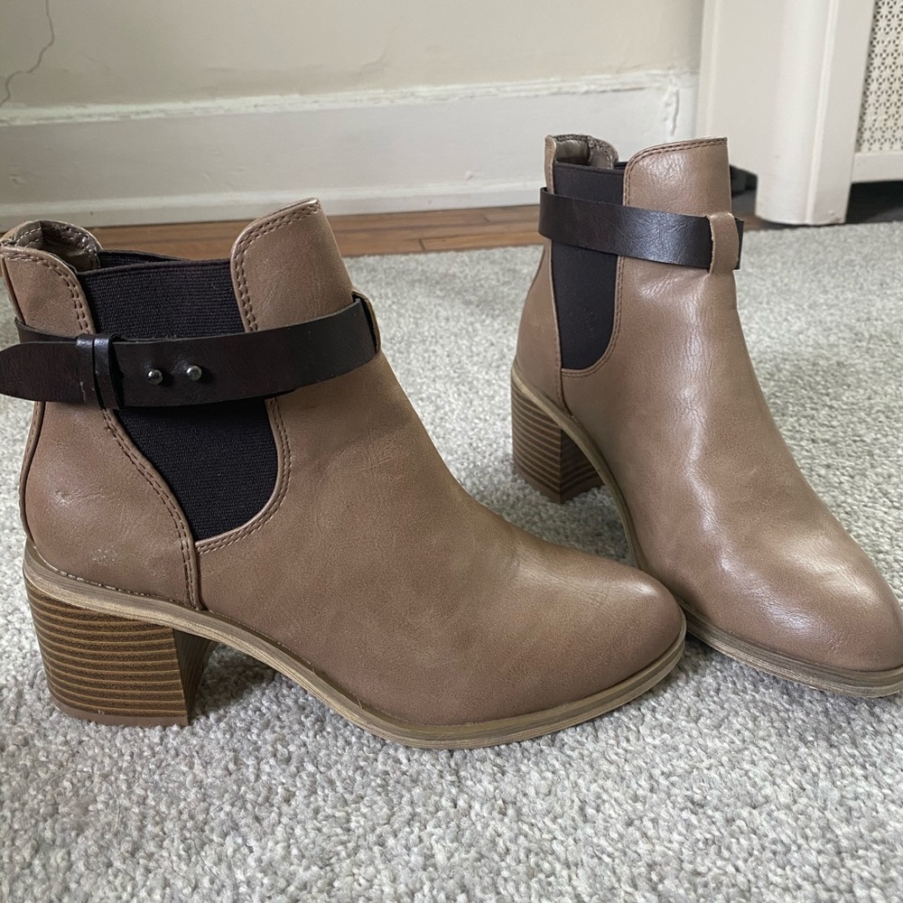 F21- block heel booties- size 6